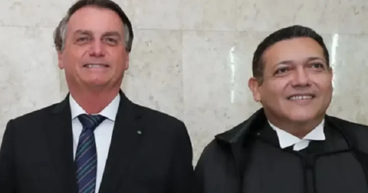 Jair Bolsonaro e Kassio Nunes lado a lado no STF