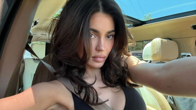 Kylie Jenner causa polêmica ao desfilar com sutiã milionário da Victoria's Secret