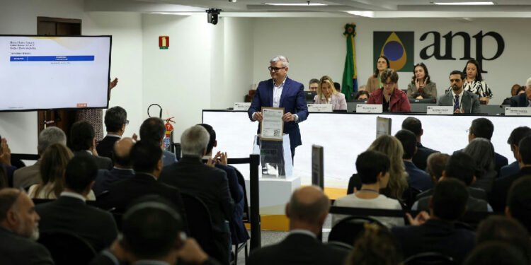 Leilão do pré-sal garante R$ 530 milhões com sete blocos arrematados 1 Leilão do pré-sal garante R$ 530 milhões com sete blocos arrematados
