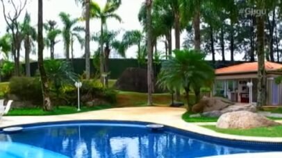 Mansão de Carlos Alberto de Nóbrega em Alphaville tinha jardim maior que a casa