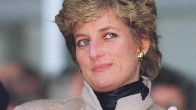 Mansão histórica avaliada em R$ 168 milhões que serviu de refúgio para princesa Diana é colocada à venda