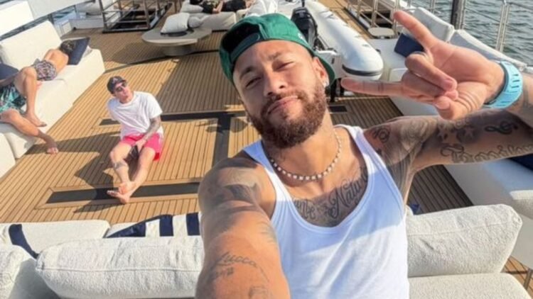Manutenção de iate de Neymar supera despesas de mansões de luxo