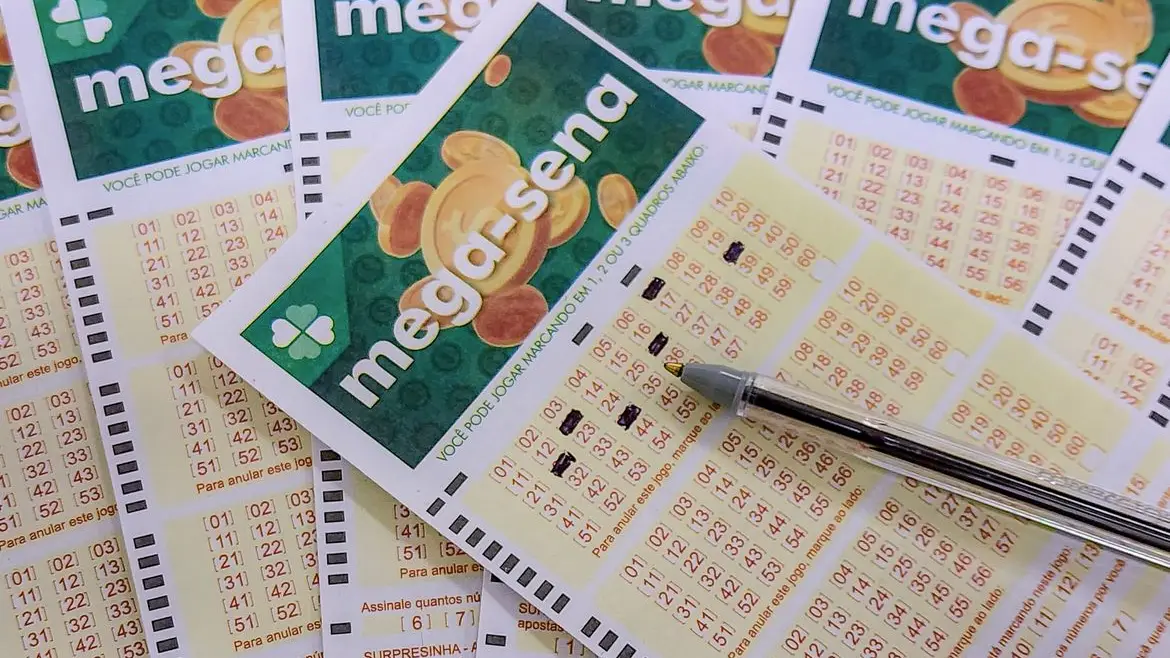 Mega-Sena acumula em R$ 305 milhões e próxima chance será nesta terça-feira