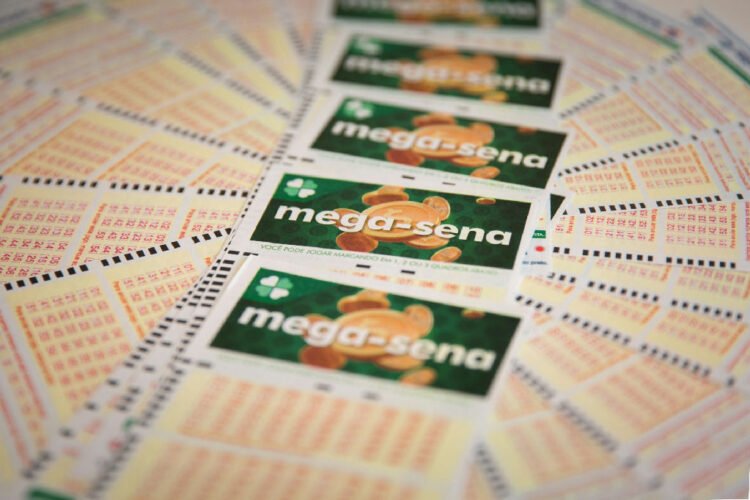 Mega-sena: Bolão do Paraná fatura R$ 263 mil na quina; veja detalhes