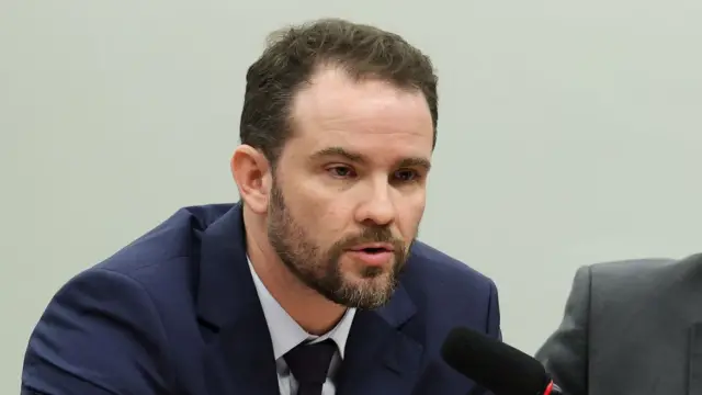 Meta fiscal será buscada com diálogo, afirma Dario Durigan