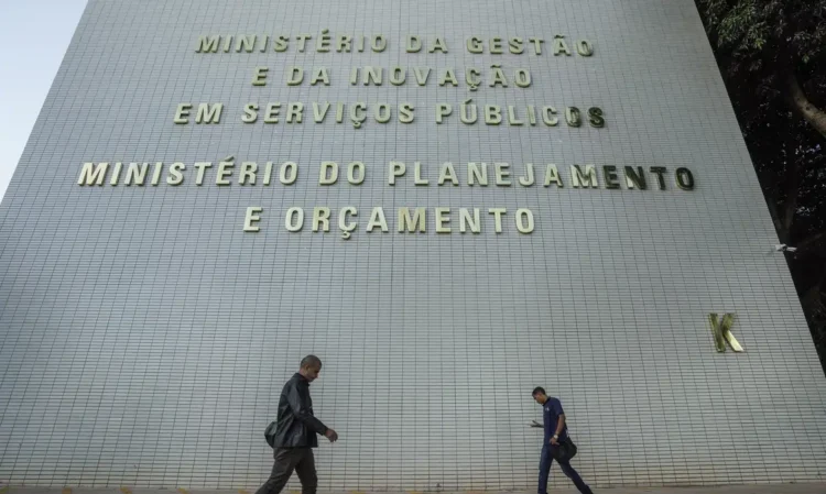 Orçamento de 2027 prevê realocação de r$ 20 bilhões pelo governo