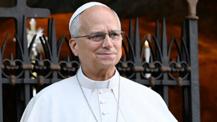 Papa Leão XIV passa por cirurgia no pulmão e recebe diagnóstico de adenocarcinoma 1 Papa Leão XIV passa por cirurgia no pulmão e recebe diagnóstico de adenocarcinoma