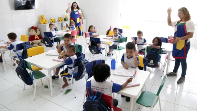 Recife abre creches no domingo para ajudar pais nas urnas