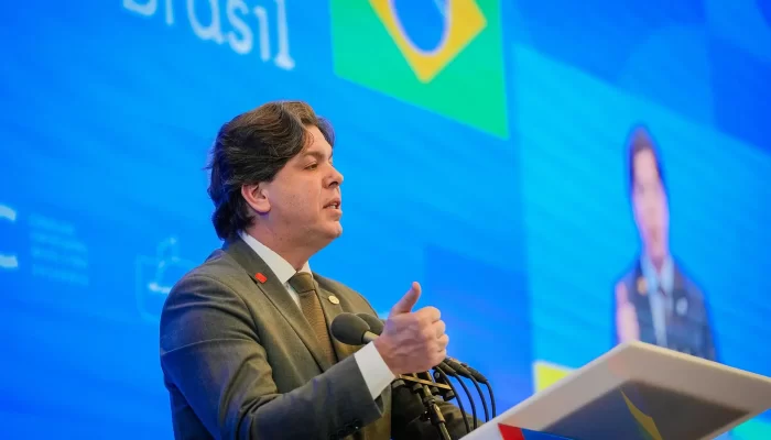 ministro das comunicações